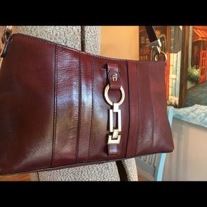 Leather shoulder bag